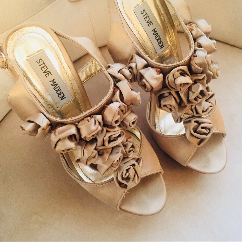 STEVE MADDEN • BOUKAY HEELS